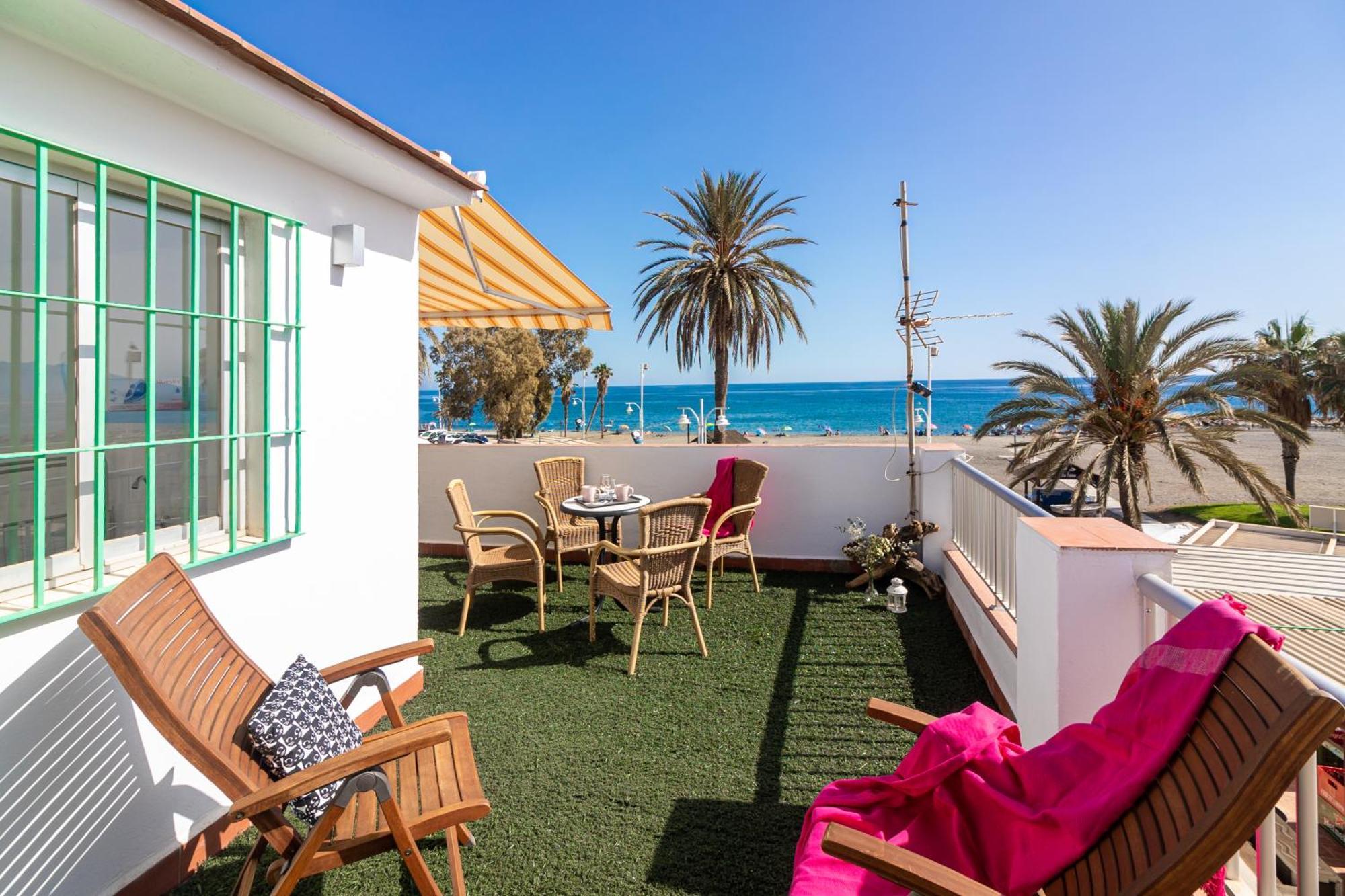 Sea & Wave Al Rolo Beach Apartment มาลากา ภายนอก รูปภาพ