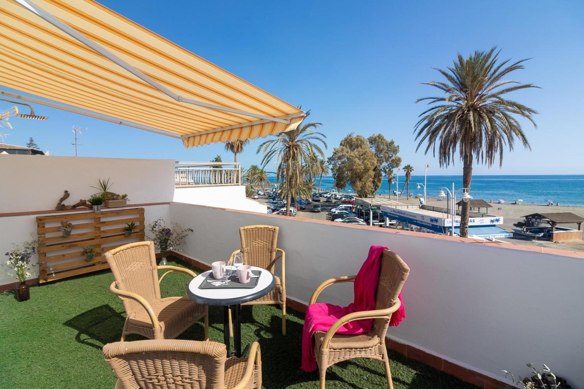 Sea & Wave Al Rolo Beach Apartment มาลากา ภายนอก รูปภาพ